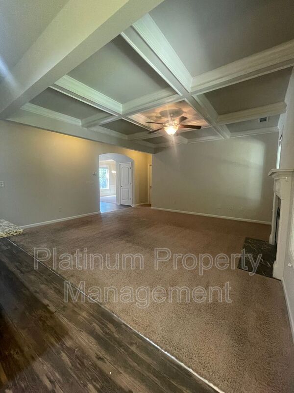 Building Photo - 7350 Silk Tree Pointe
