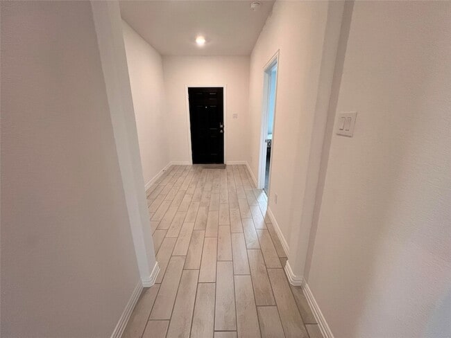 Building Photo - 4008 Limestone Blf Dr