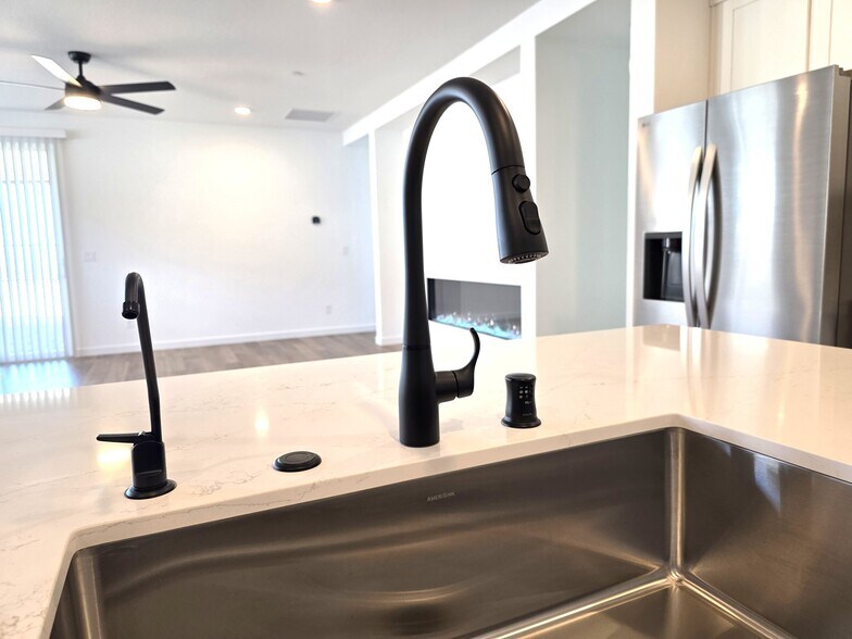 Building Photo - 10113 Sequoia Fls Pl