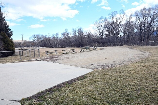 Building Photo - 272 WY-335