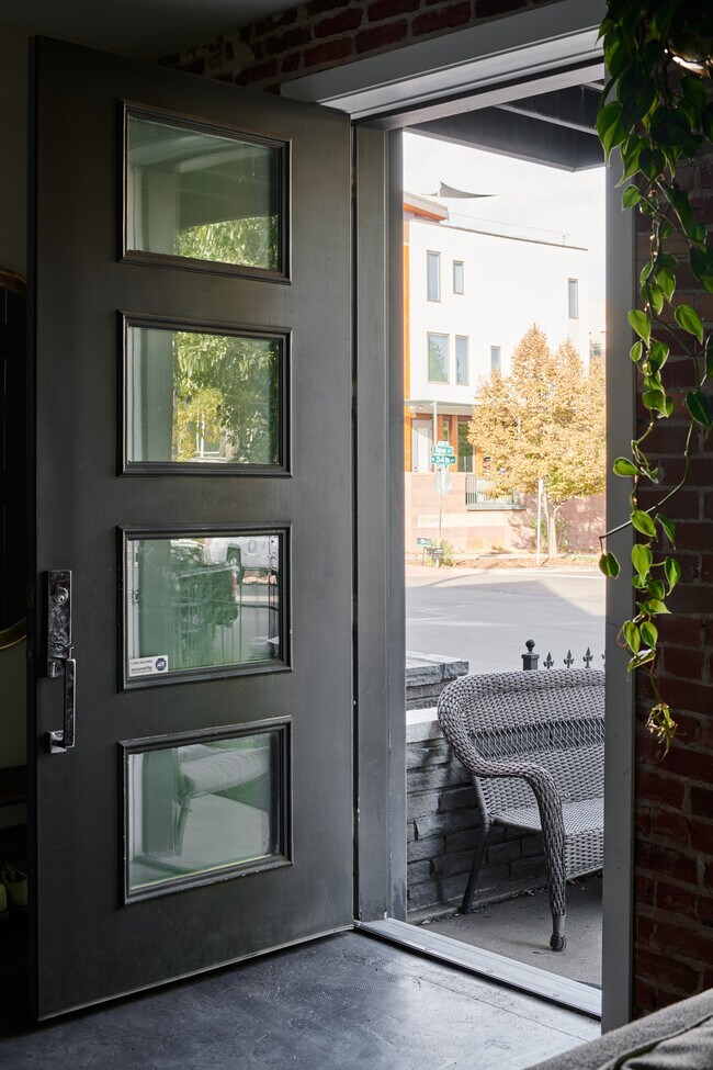 Building Photo - 3353 Tejon St