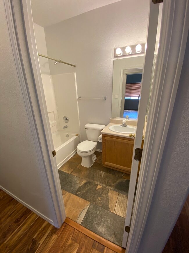 Building Photo - 1132 Casa Tomas Rd NE