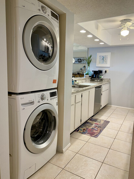 Washer/Dryer in the unit - 450 S Gulfview Blvd