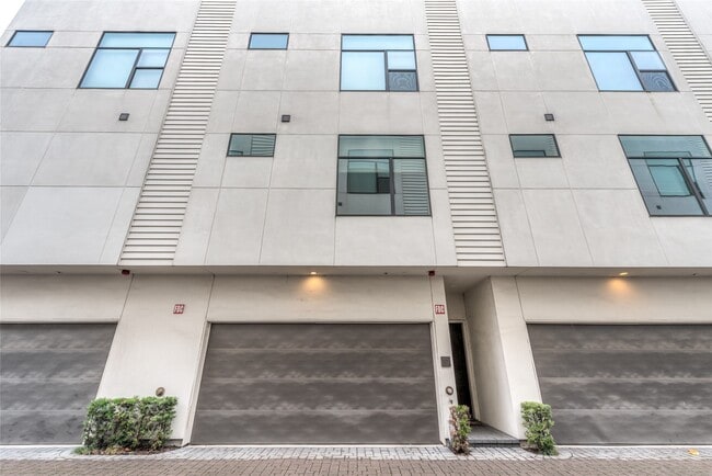 Building Photo - 1004 California St