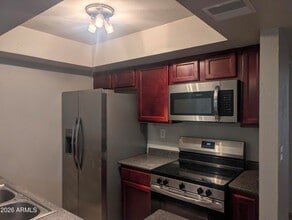 Building Photo - 540 N May