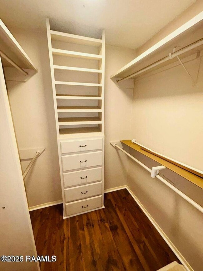 Building Photo - 200 Lodge Dr