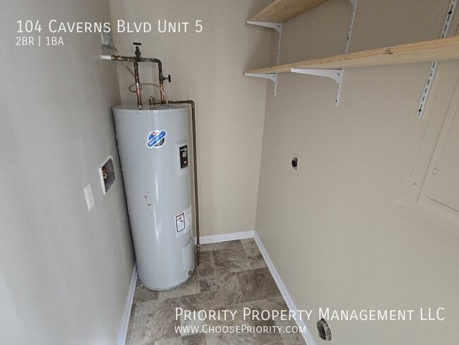 Building Photo - 2BR 1BA Townhome, Grottoes