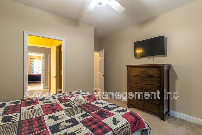 Building Photo - 306 White Cap Ln