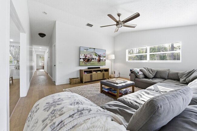 Building Photo - 12863 159th Ct N