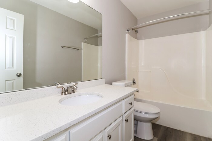 Building Photo - 465 Oakland Hills Dr