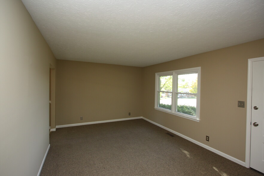 Living Room - 6824 Hillside Drive