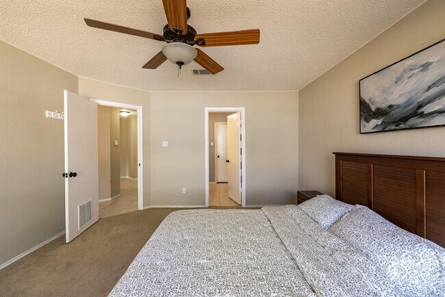 Building Photo - 904 Brook Meadow Trail