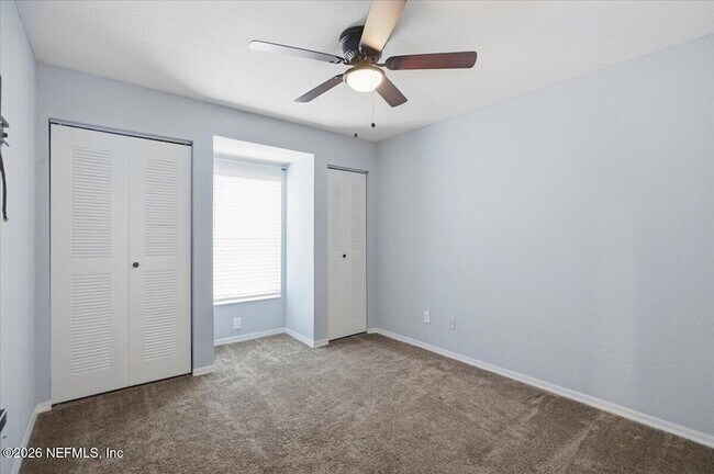 Building Photo - 13700 Richmond Park Dr N
