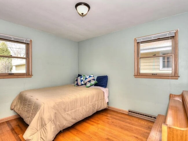 Building Photo - 1913 N 118th St