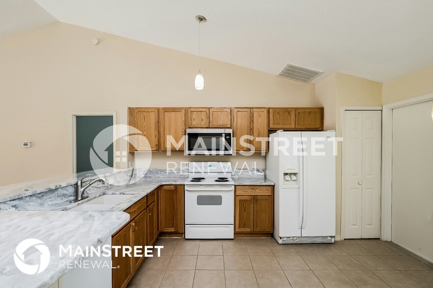 Building Photo - 2681 Greywall Ave