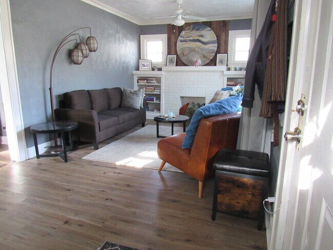 Building Photo - 5004 Euclid Ave