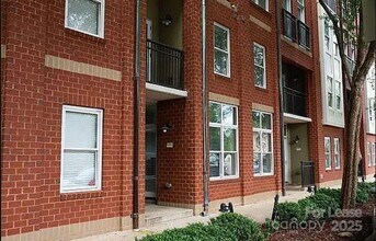 Building Photo - 1320 Fillmore Ave