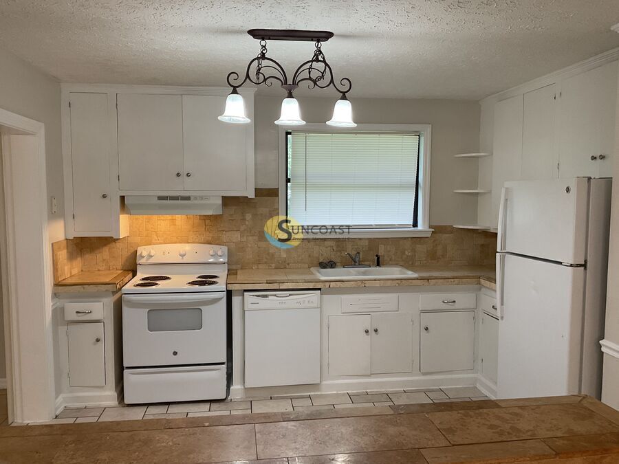 Building Photo - 3721 Colebrooke Dr