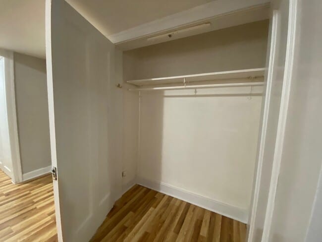 Building Photo - 730 Reba Pl