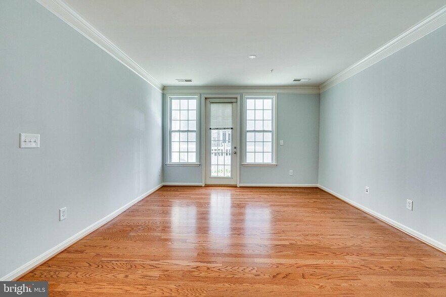 Building Photo - 24701 Byrne Meadow Sq