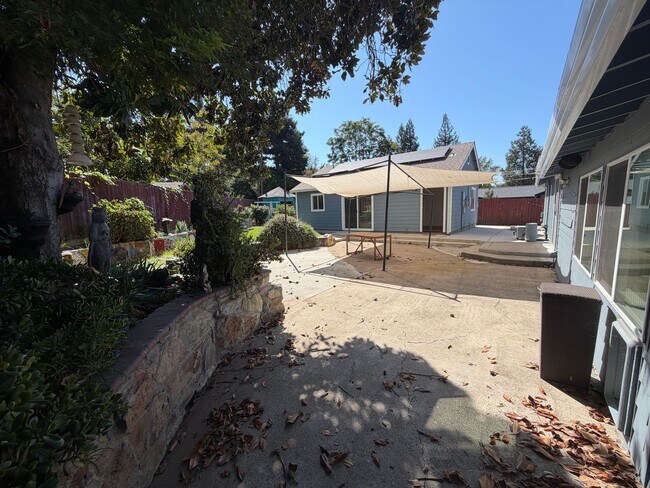 Building Photo - 7210 Zelinda Dr