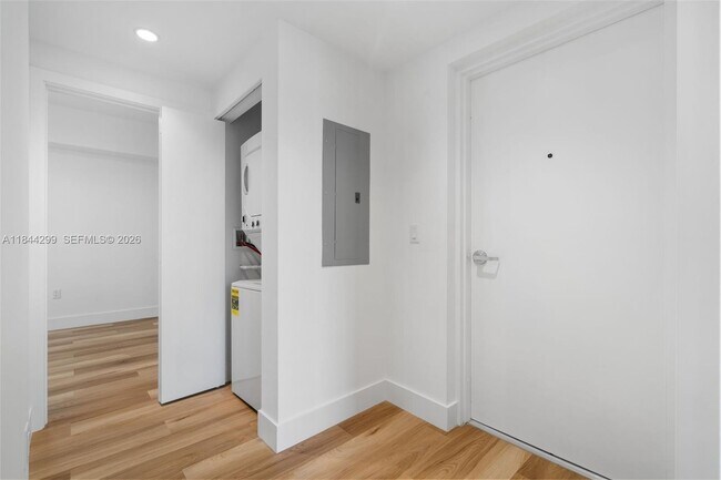 Building Photo - 650 SW 1st St