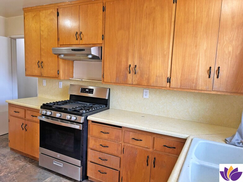 Building Photo - 2513 Denmead St