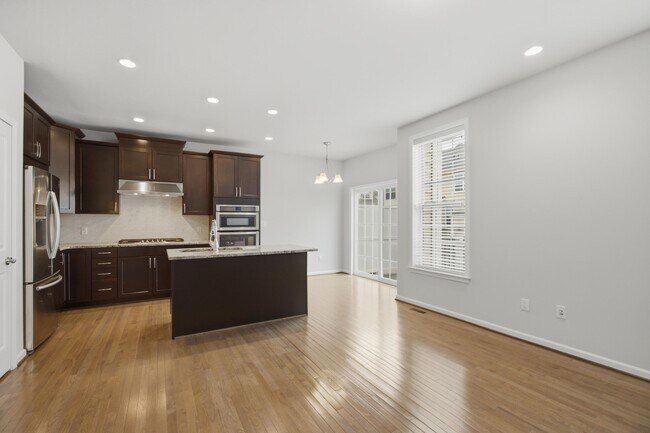 Building Photo - 2780 Ashcombe Dr.