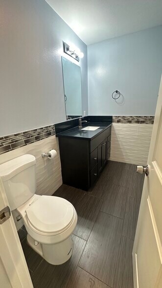 1/2 bathroom for guess - 426 N Parkside Dr