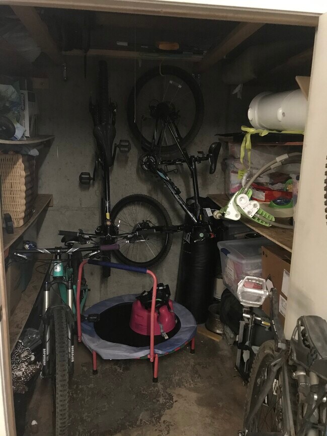 Building Photo - 8430 Gambel Dr