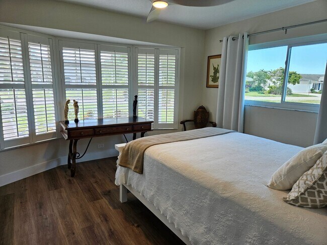 Building Photo - Annual Rental or 6+ month option - FURNISHED HEATED POOL HOME. Gorgeous 3 Bedroom, 3 Bath, 2 Car ...