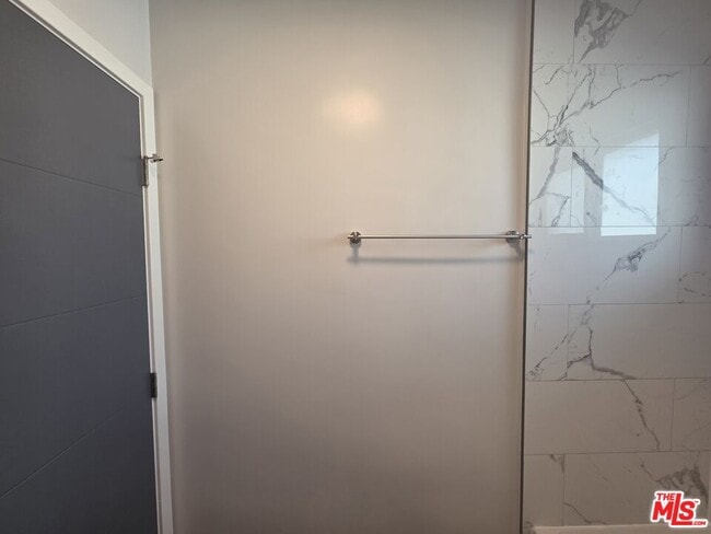 Building Photo - 1505 Cochran Ave