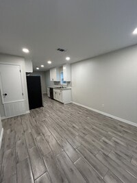 Building Photo - 2515 Kavanaugh Rd