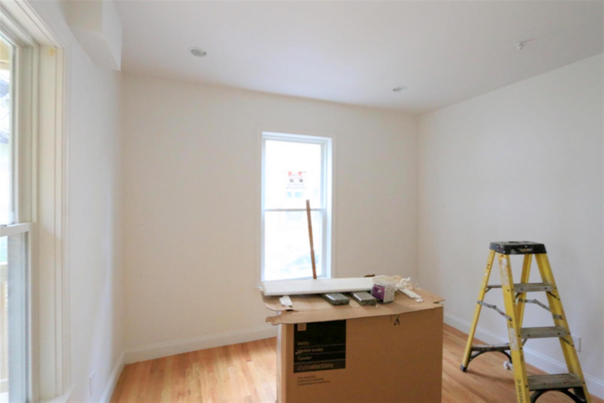 Building Photo - 25 Lewis St