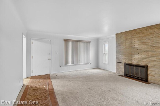 Building Photo - 7420 Drexel St