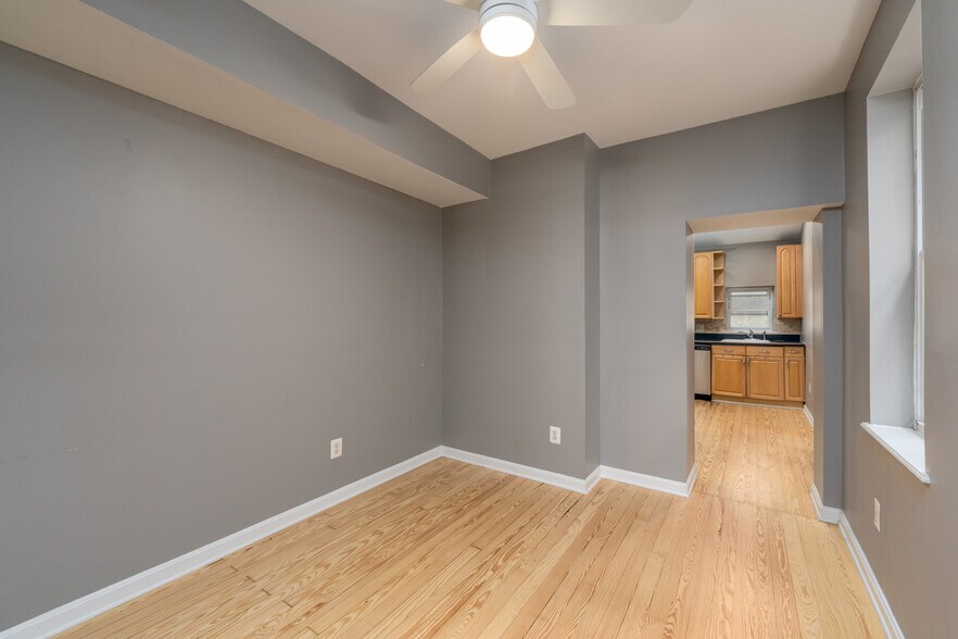 Building Photo - 926 S Hanover St