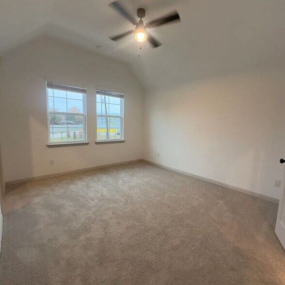 Building Photo - 5370 Springlake Pkwy