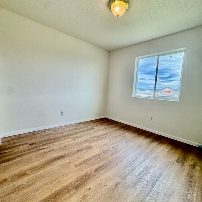 Building Photo - 1617 Cd&#39;A Ave.