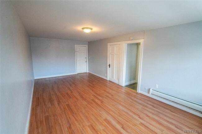 Building Photo - 1225 Hertel Ave