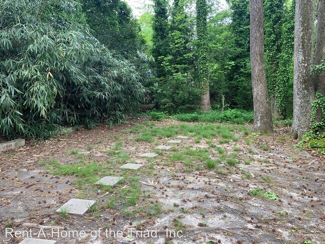 Building Photo - 2 br, 1 bath House - 2103 Dellwood Drive