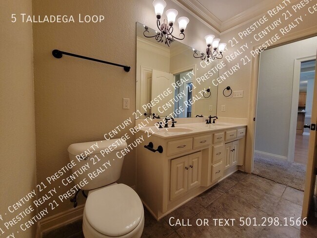 Building Photo - 5 Talladega Loop