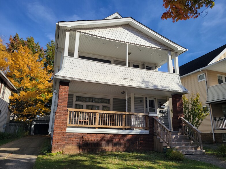 Primary Photo - 2215 Chesterland Ave