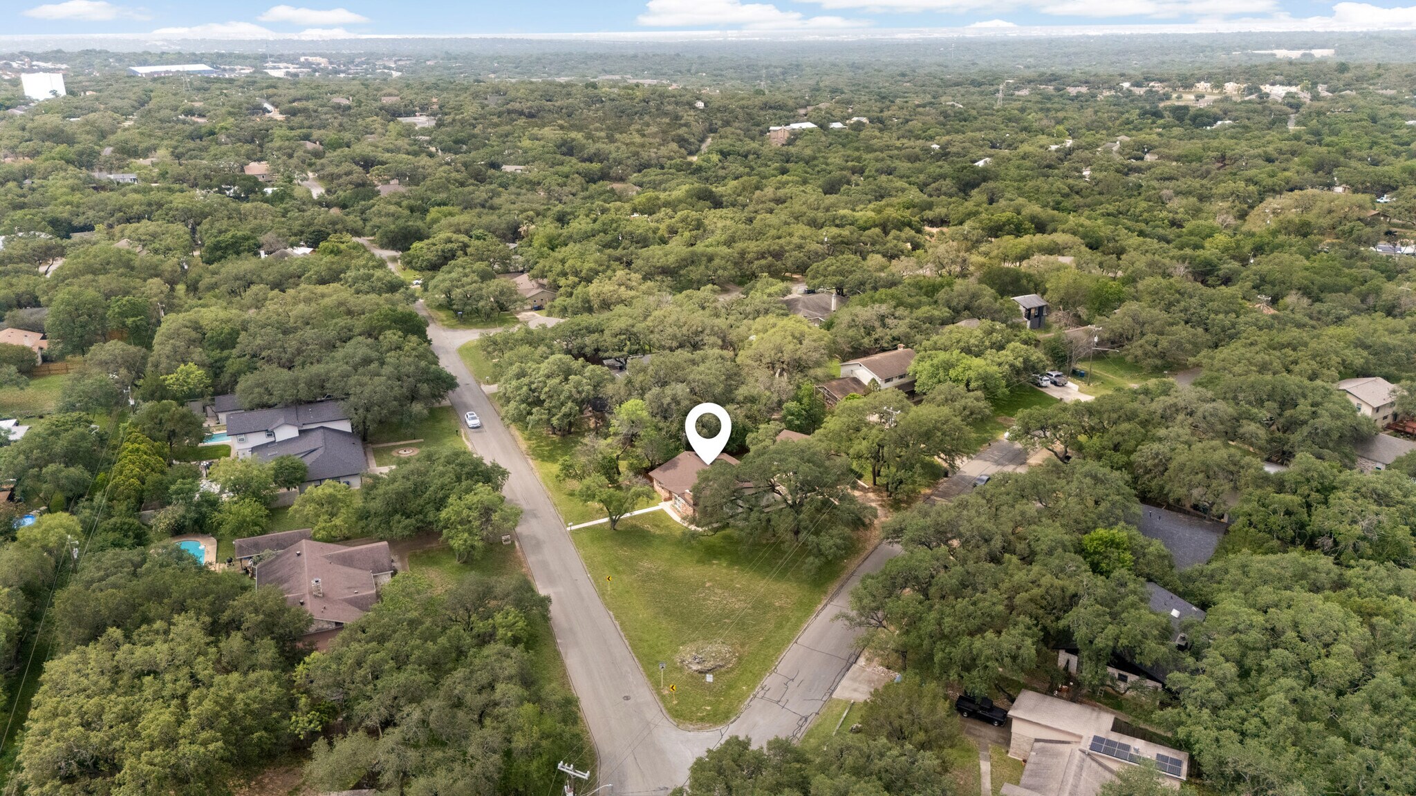 Building Photo - 17215 Sugar Crest Dr