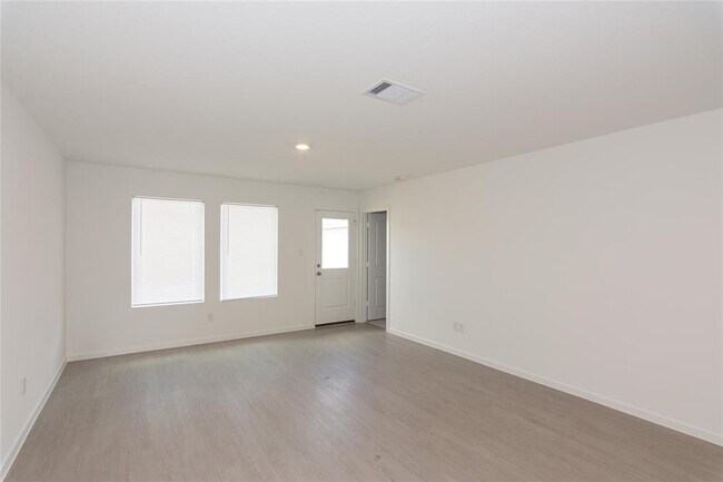 Building Photo - 137 Star Packer Ln