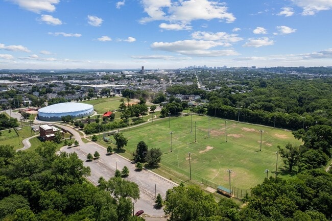 Building Photo - 660 Vernon Ave