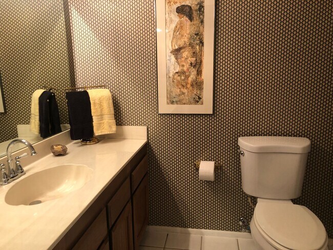 Building Photo - Amazing Golf Course Views in Leisure World a 45+ Active Adult Resort Community.  Available June t...