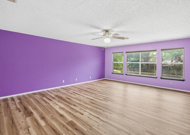 Building Photo - "Charming 3-Bed in Schertz with Spacious 2246 Sq Ft Layout!"