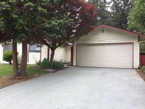 Building Photo - Spacious Mukilteo Rambler in Harbor Pointe – 3BR, Deck & Private Backyard