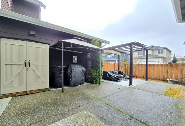 Building Photo - 3 Bedroom Home in Everett Available Now!