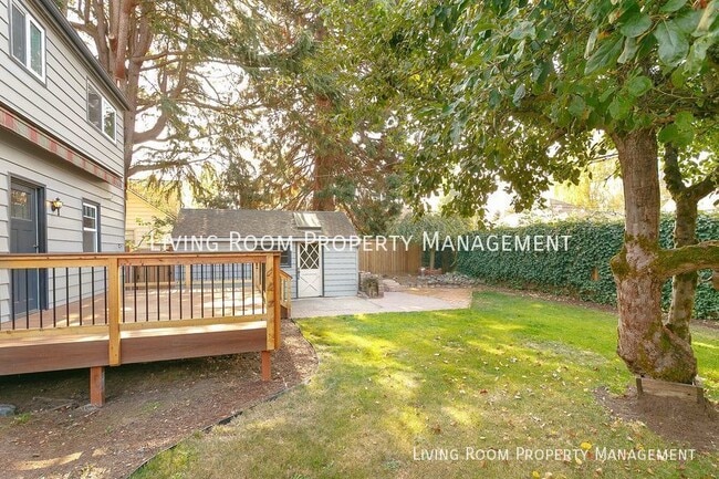 Building Photo - 7061 N. University-